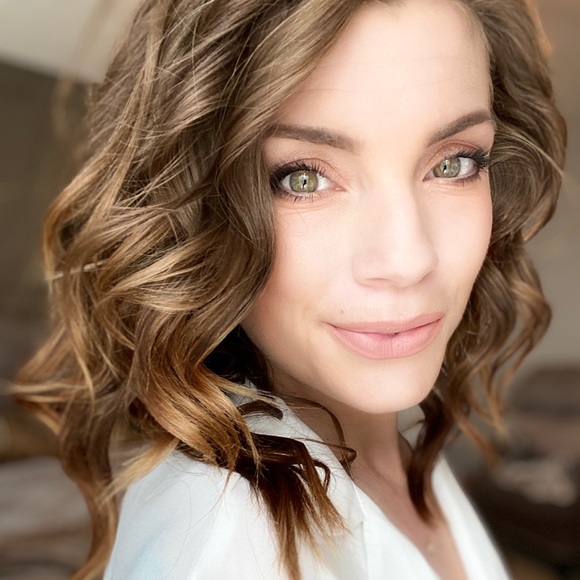 Meet your Posher, Sarah - Picture 1 of 1